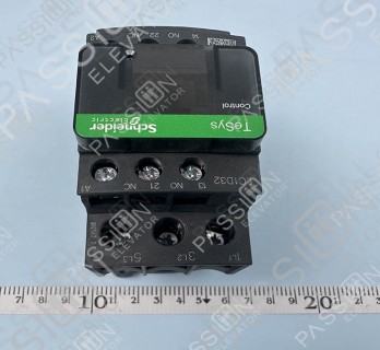 Schneider Contactor LC1D32FE7C, 32A, 120VAC Coil